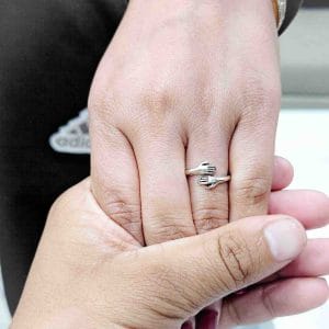 Hayee hug ring